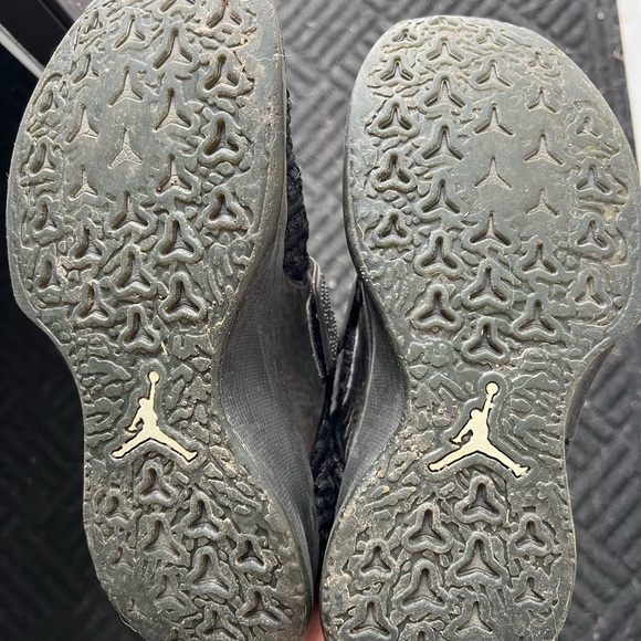 Jordan trainer 2 flyknit triple black 
Size 8 men’s - Picture 3 of 4